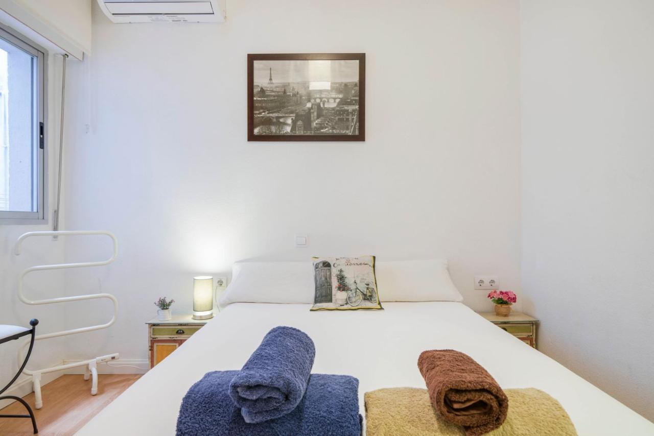 Urbanchicmalaga 3 Bedroom Spacious Quiet Historic Malaga Apt エクステリア 写真